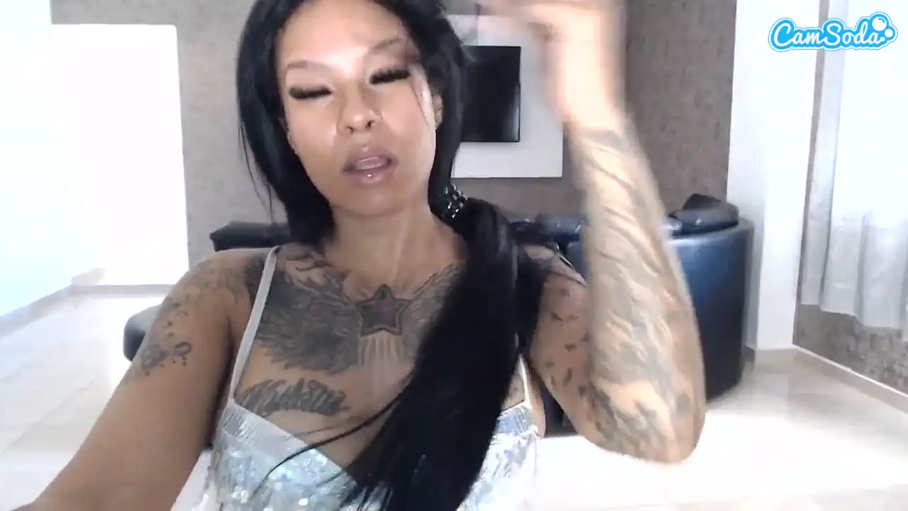 Mulattomamii – [Camsoda] Awesome Big-ass Gets Dirty – 2025-12-02 20:26:50