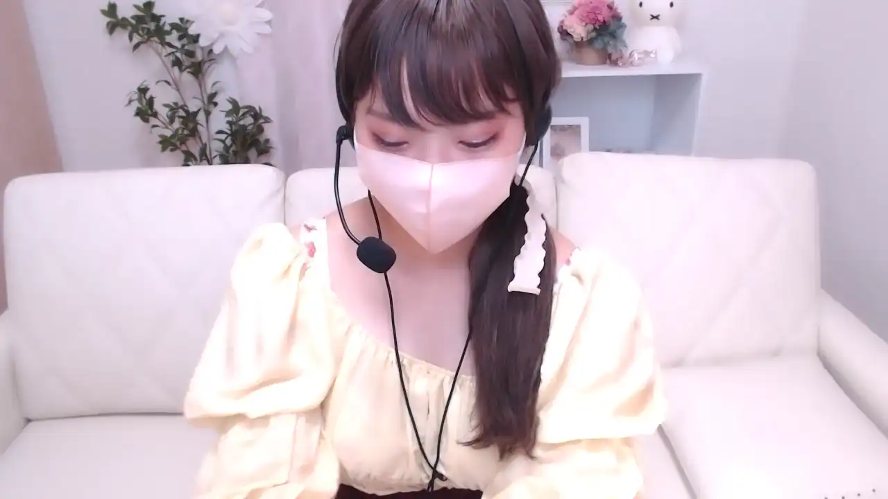 Oorizuxx – [Sakuralive] Awesome Camgirl Lips – 2026-02-07 10:03:18