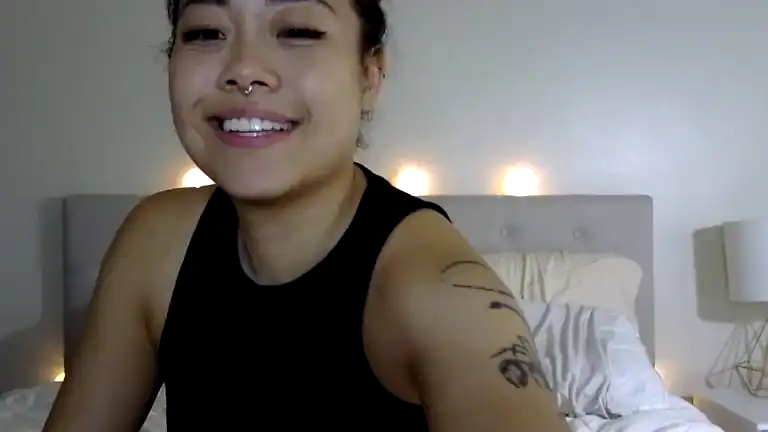 Octoberkitty – [Streamate] Cum Babes Cam Show – 2026-05-17 07:43:54