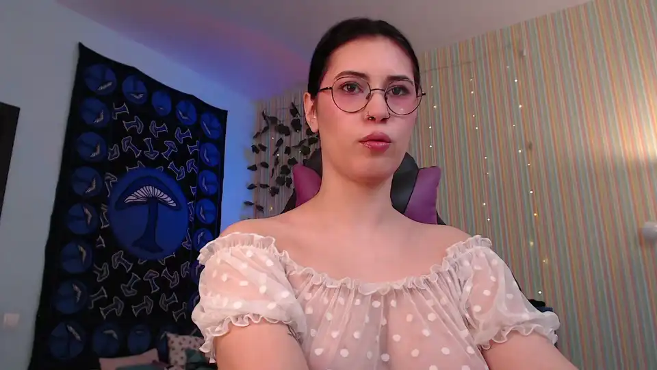 Saint_sofie – [Manyvids Live] Naked Model Girl Alone Fucks Herself – 2025-09-15 00:35:01