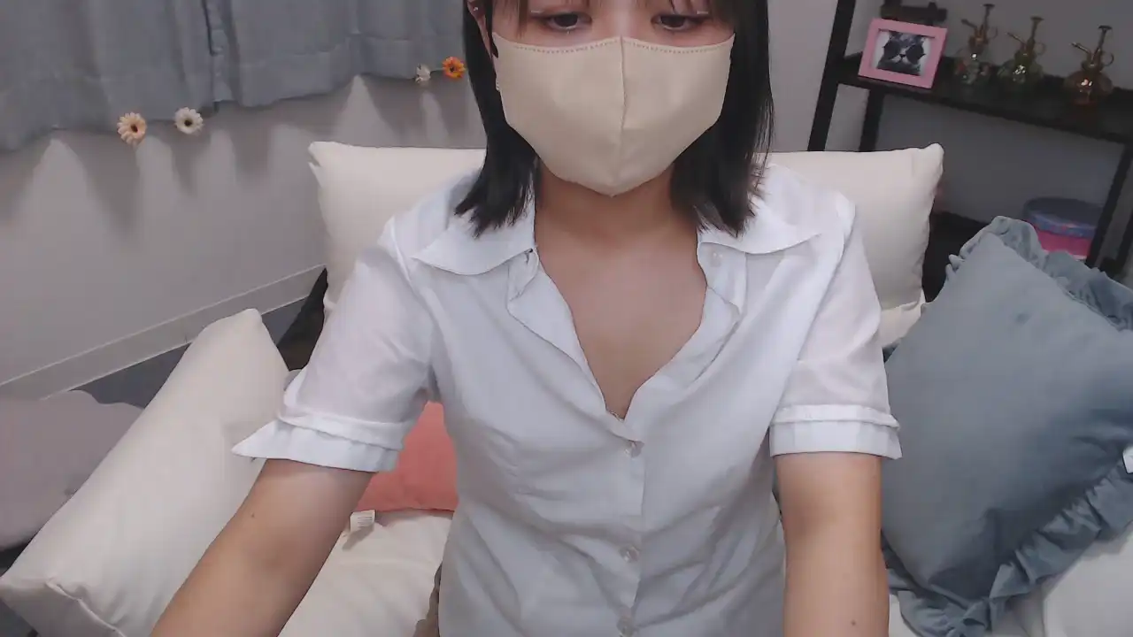 Yura0x0 – [Sakuralive] Huge Panties Hot – 2025-10-11 06:48:17