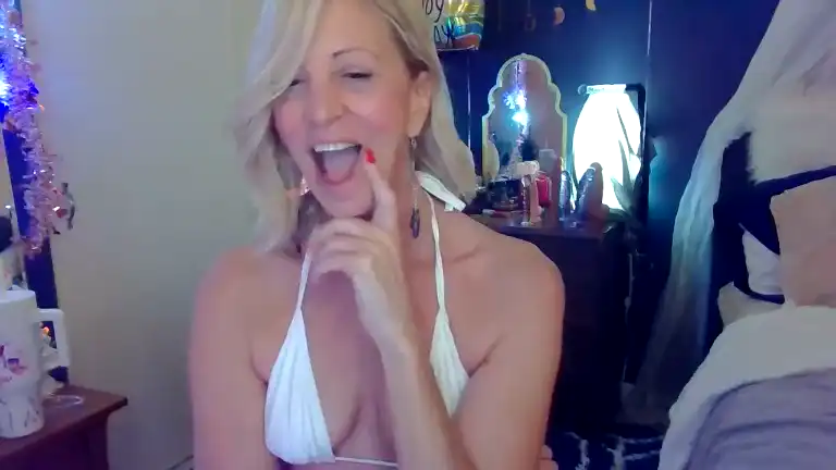 Elissawinters52 – [Streamate] Playing On Live Webcam Babe Does Everything – 2025-12-07 21:38:32