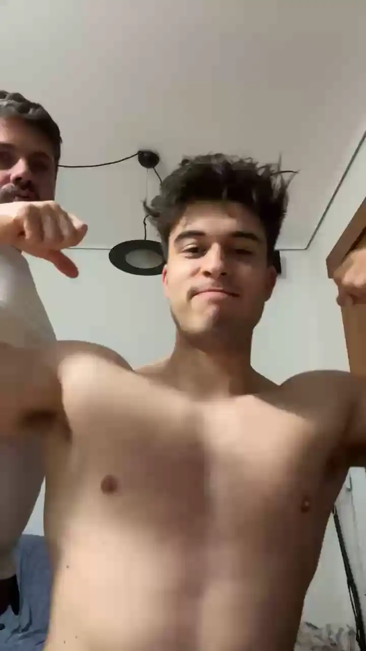 Milano_75 – [Cam4] Hot Babe Strips Hidden Show Play – 2025-10-31 18:37:00