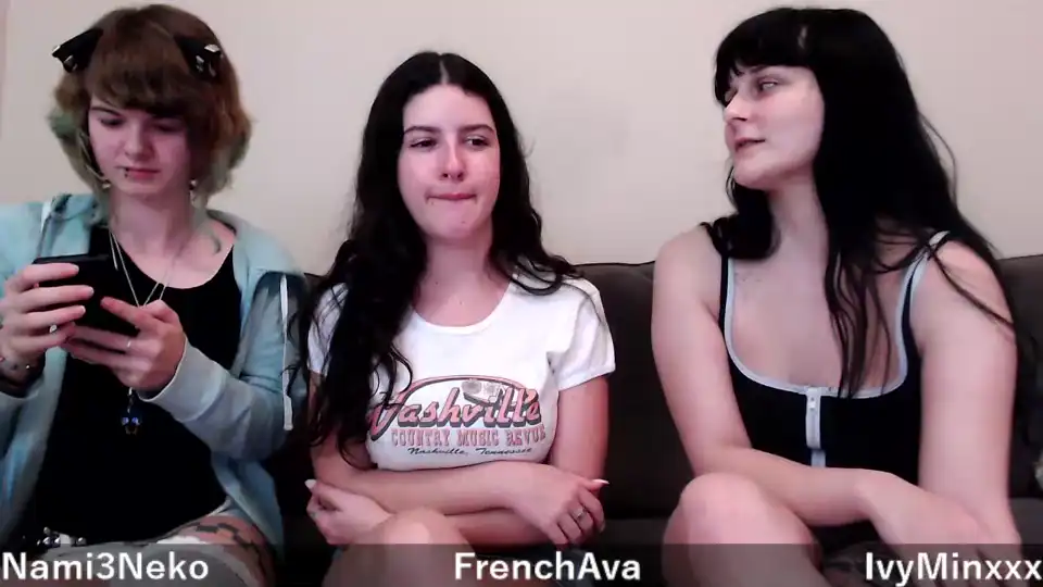 Frenchava – [Chaturbate] Camwhores Mom Creamy Show – 2025-01-17 05:26:39