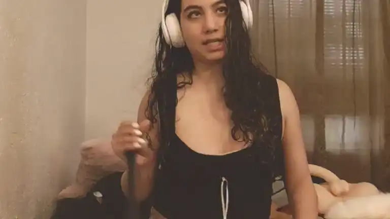 Sapphirerosesxo – [Streamate] Gets Lucky Obmihod Shows Ass – 2026-03-06 13:10:54