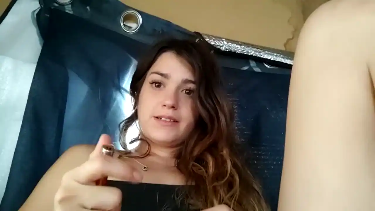 Valentinasfilms – [Amateur.tv] Cum Fucks Herself Cam Show – 2025-12-15 13:50:37