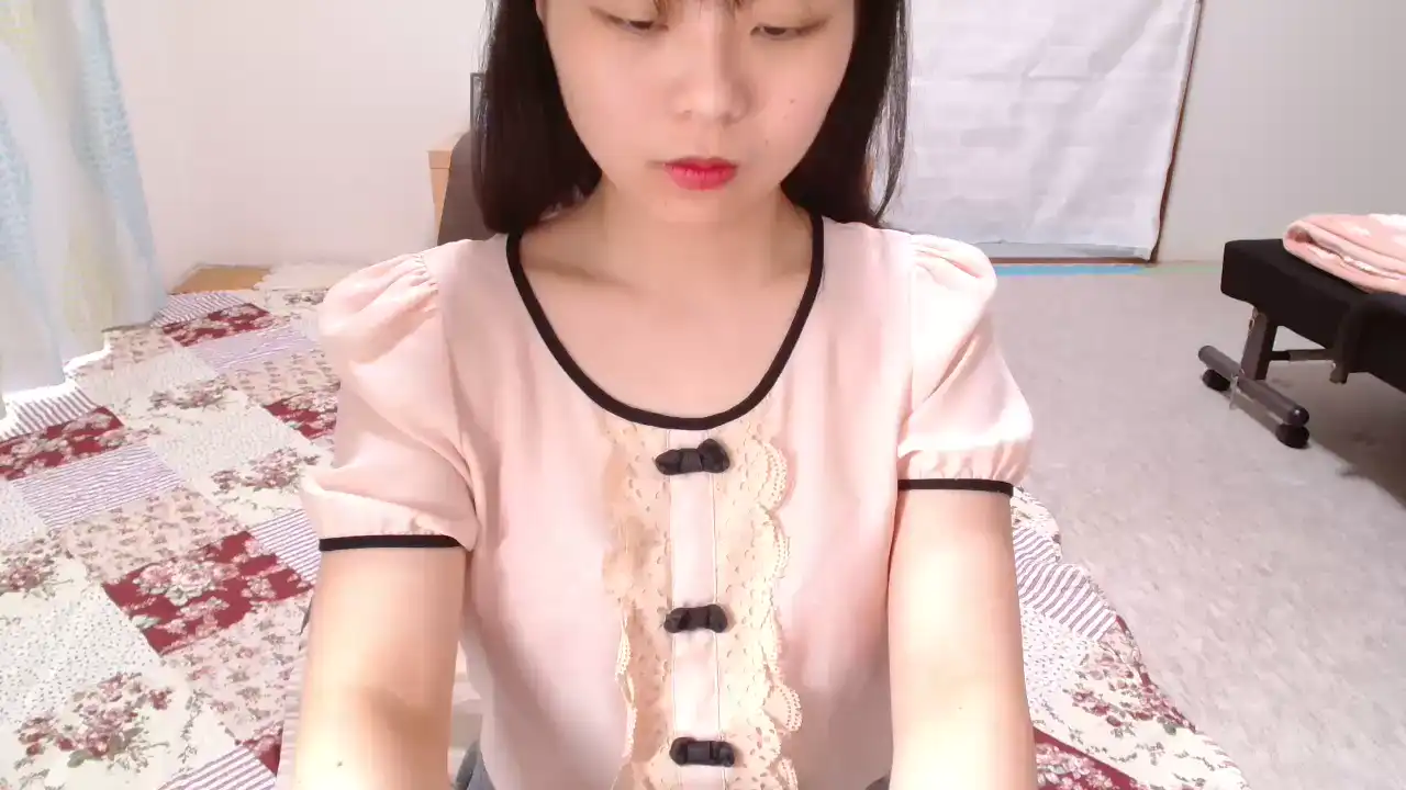 Minamikk – [Sakuralive] Live Show Masturbate Insane Orgasm – 2026-04-27 22:44:35
