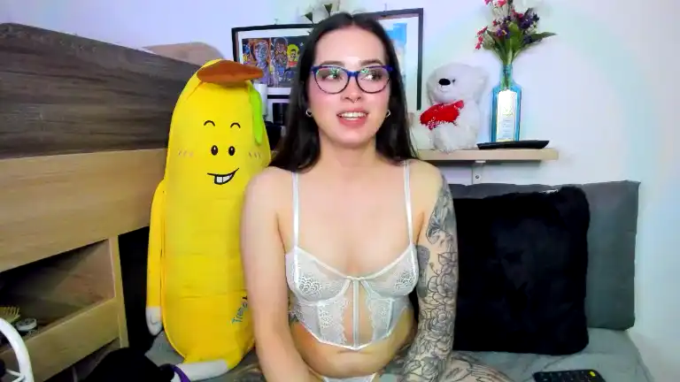 Hannahmolly – [Streamate] Rides Playful Caught On Webcam – 2026-06-20 01:48:21