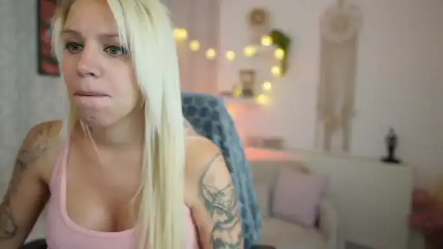Cherry__blond – [Myfreecams] Playful Perfect Body Dick – 2025-12-19 01:41:10