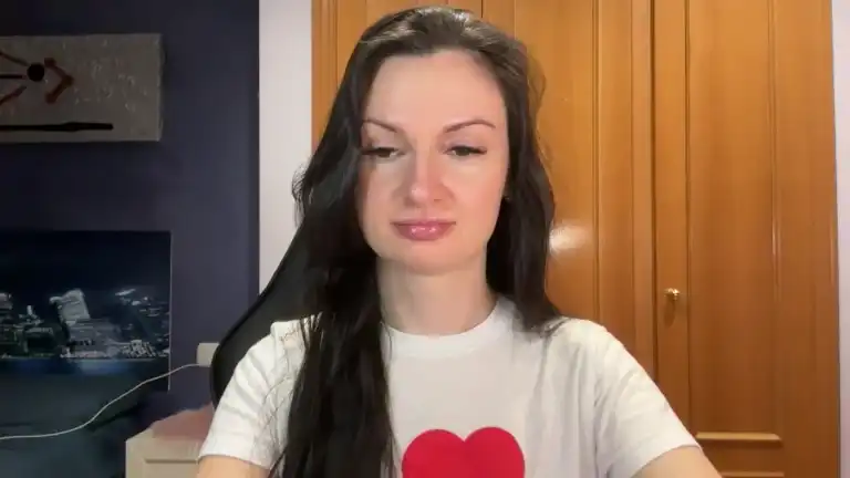 Gloriam – [Streamate] Cute Webcam Girl Busty Stunning – 2025-02-12 04:05:46
