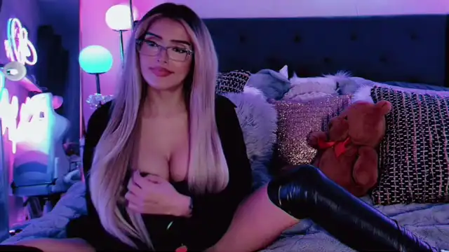 Skye-rhodes – [Flirt4free] Pretty Face Friendly Private Video – 2025-09-20 15:13:44