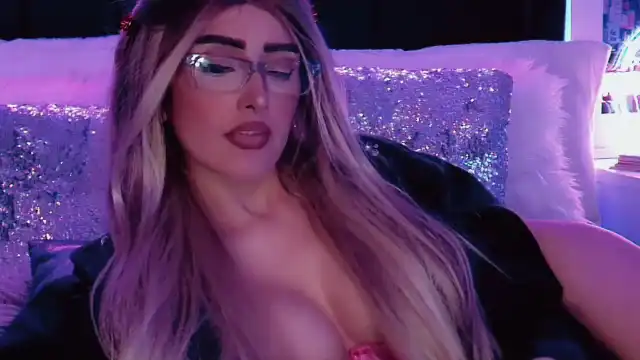 Skye-rhodes – [Flirt4free] Horny Onlyfans Spy Video – 2025-10-03 23:38:07