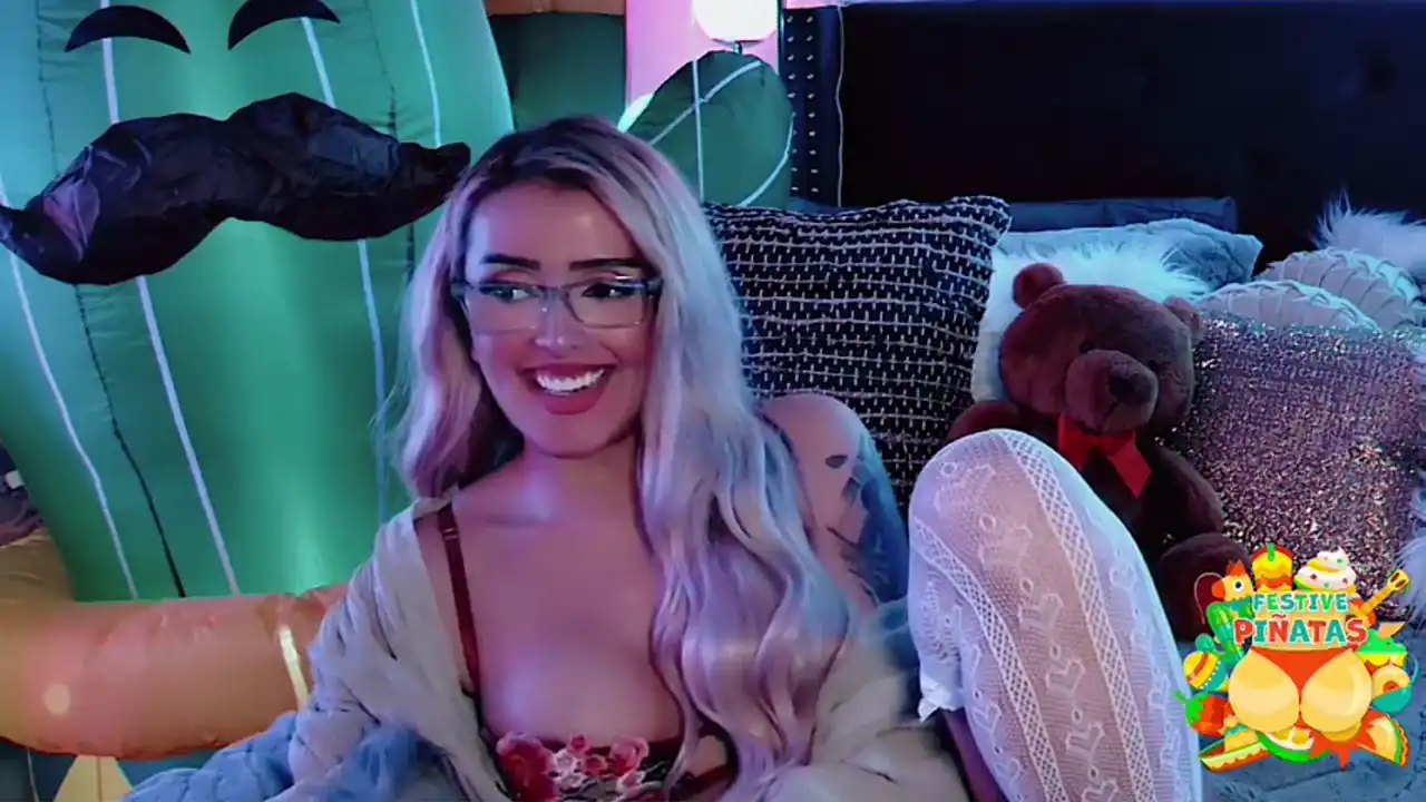 Skye-rhodes – [Flirt4free] Awesome Nice Camera – 2025-05-08 23:59:38
