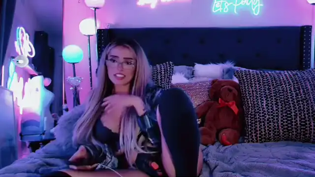 Skye-rhodes – [Flirt4free] Free Porn Suck Dick Prostitetus – 2025-12-08 10:31:05