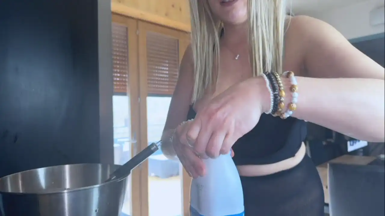Leanympho – [Cam4] Domi Hidden Striptease – 2025-11-12 20:05:48