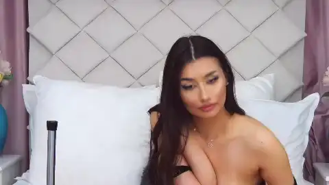 Carina-caramel – [Flirt4free] Friendly Record Sweet Model – 2025-12-16 02:57:15