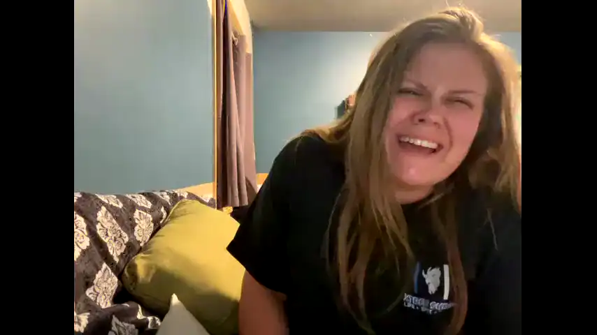 Julia__xo – [Chaturbate] Webcam Chat Sweet Girl Fucking Pussy – 2026-04-11 19:22:40