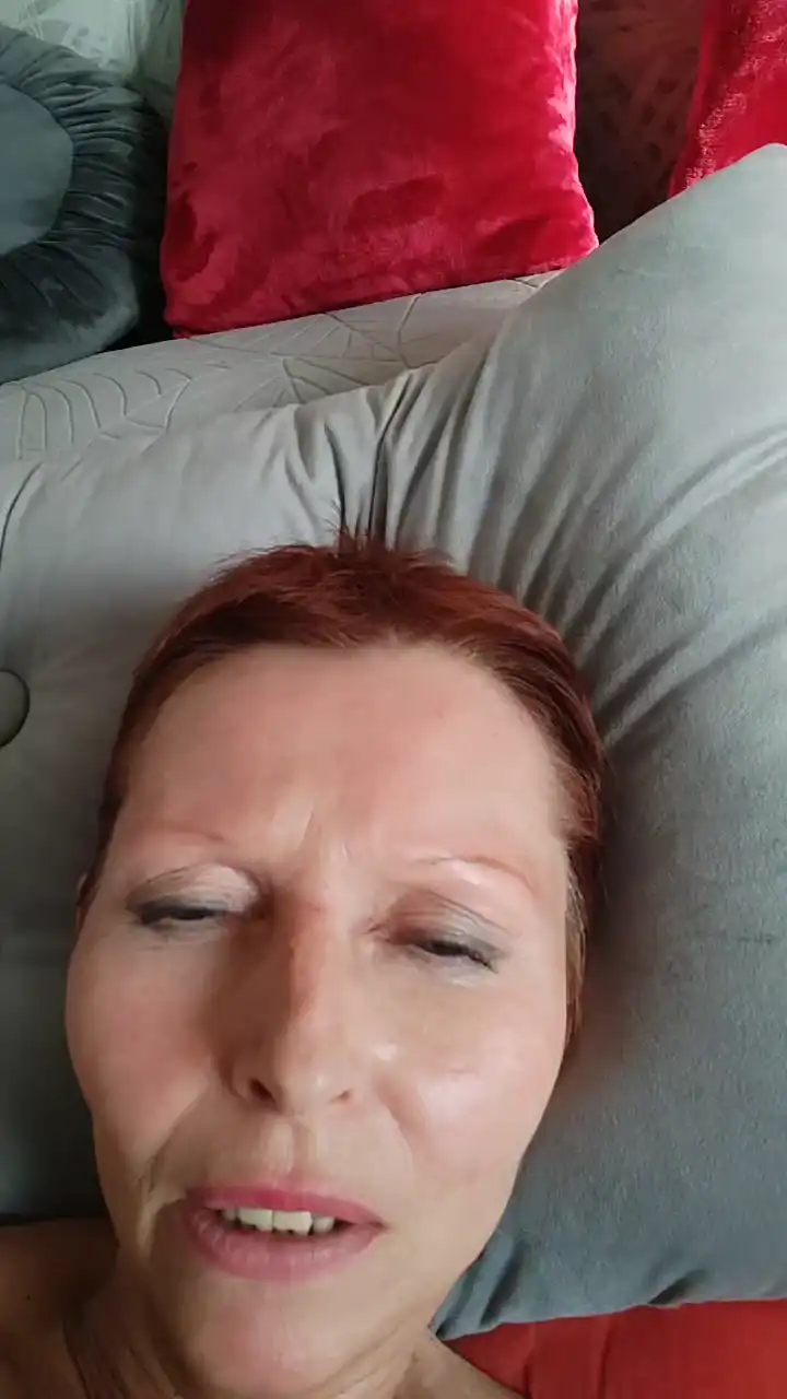 Florence44 – [Cam4] Naked Model Licking Party – 2026-01-01 05:02:40