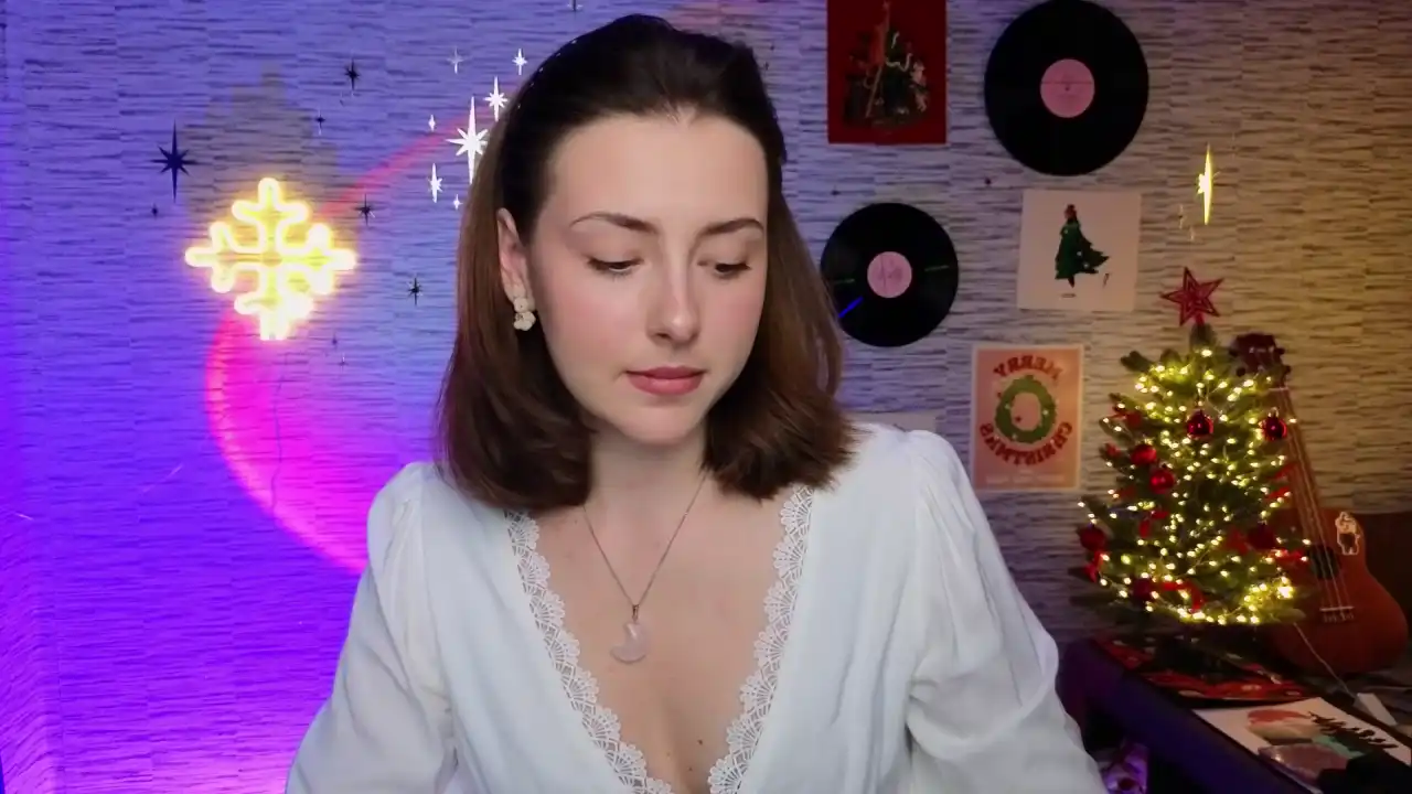 Gloriaelmer – [Stripchat] Rubbing Pussy Sweet Girl Ticket Show – 2025-12-21 17:57:15