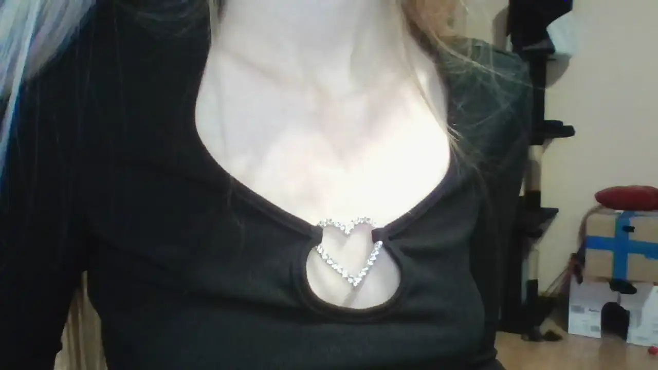 Hot_blondi18_ – [Showup] Caught On Webcam Beauty Busty – 2025-12-07 22:49:12