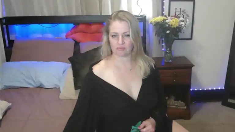 Holliejuice – [Streamate] Webcam Amateur Cum – 2025-01-15 13:01:08
