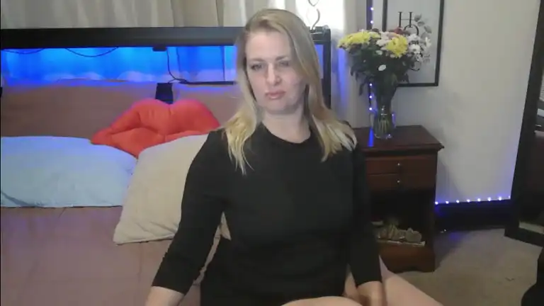Holliejuice – [Streamate] Pvt Amateur Wet – 2025-10-06 08:45:06