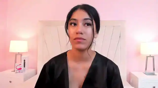 Nikypierce – [Xlovecam] Camera Busty Naughty – 2025-11-12 21:35:14