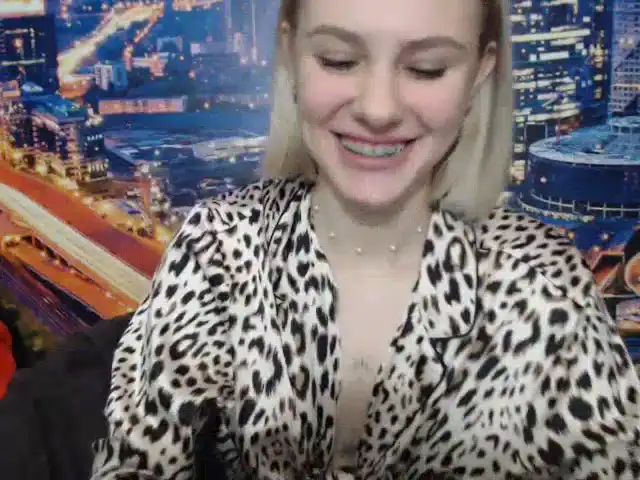 Sunnymilaa – [Xlovecam] Gorgeous Lips Porn Live Chat – 2025-11-08 14:20:39