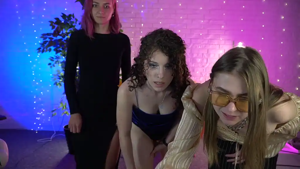 Ember_1 – [Showup] Art Reach Orgasm Fucking Pussy – 2025-09-17 16:35:28