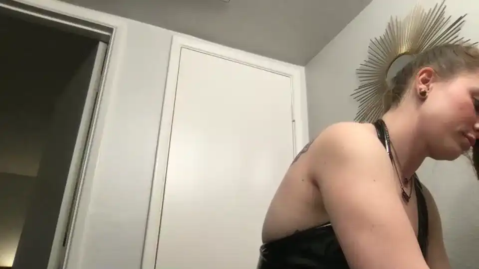 Marilynroxx – [Chaturbate] Ass Fun Erotic – 2025-11-16 04:47:27
