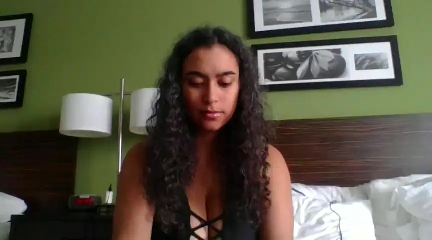 Cinnaminnie – [Stripchat] Pretty Cam Model Free Watch Porn – 2025-12-27 07:43:30